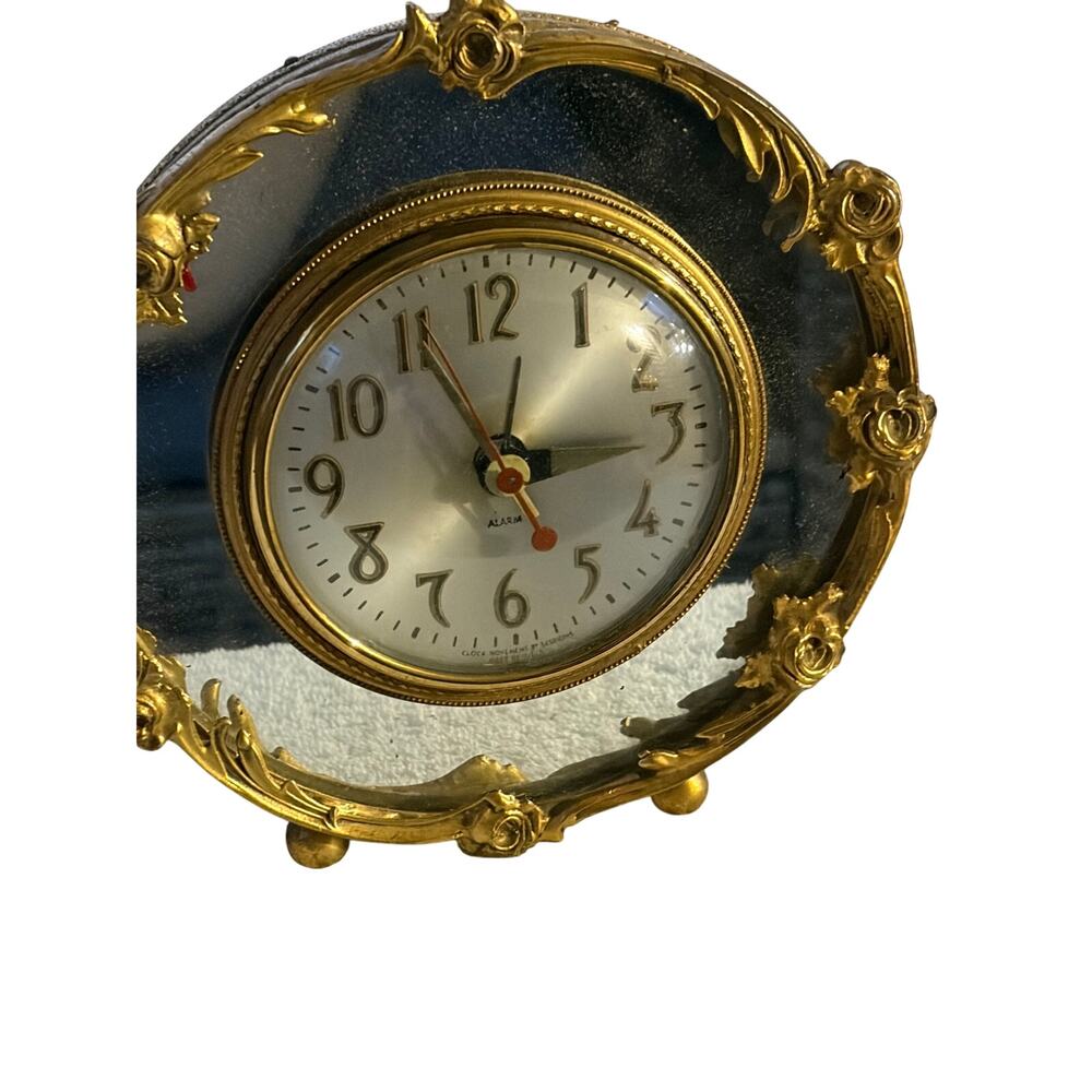 Vintage Sessions table top clock brass like finish & mirror background- works